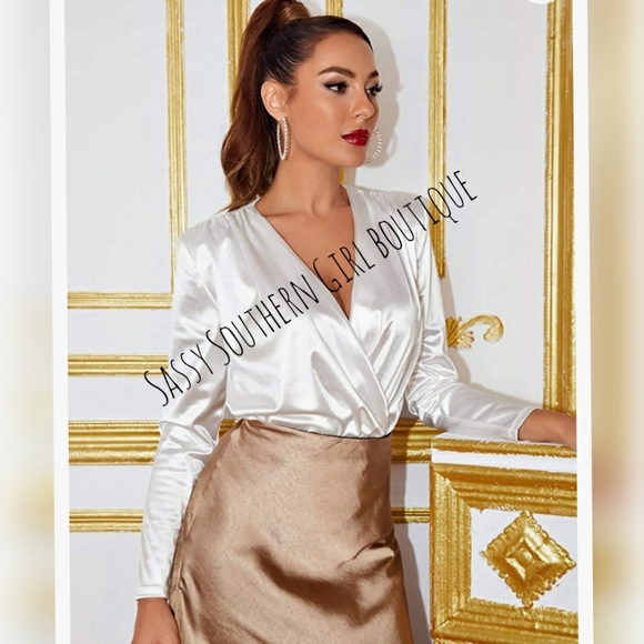 🆕⭐White satin bodysuit - Picture 3 of 9